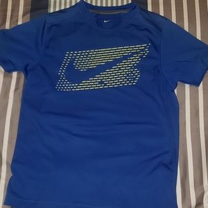 Boys nike dri fit tshirt